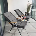 Ostseetraum - Pool, Sauna, Jacuzzi, 2 Bikes, Spielplatz, Apartments * Kołobrzeg