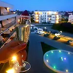 Apartman Ostseetraum - Pool, Sauna, Jacuzzi, 2 Bikes, Spielplatz, Apartments Kołobrzeg