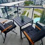 Apartman Ostseetraum - Pool, Sauna, Jacuzzi, 2 Bikes, Spielplatz, Apartments Kołobrzeg
