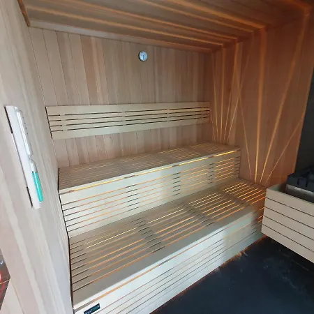 Apartament Ostseetraum - Pool, Sauna, Jacuzzi, 2 Bikes, Spielplatz, Apartments Kołobrzeg